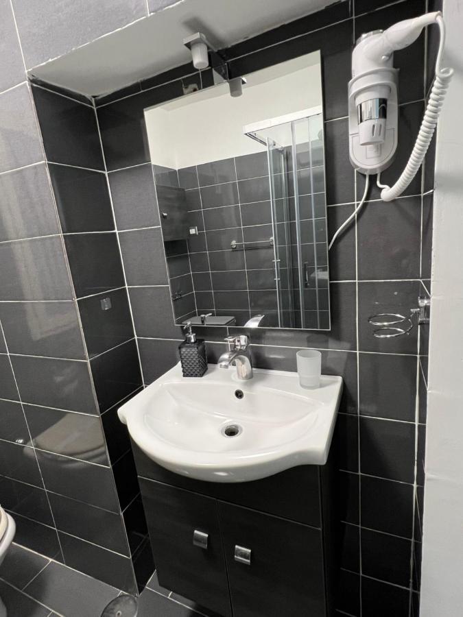 Napoli Centro-La Casa Di Lucio Bed & Breakfast Екстериор снимка